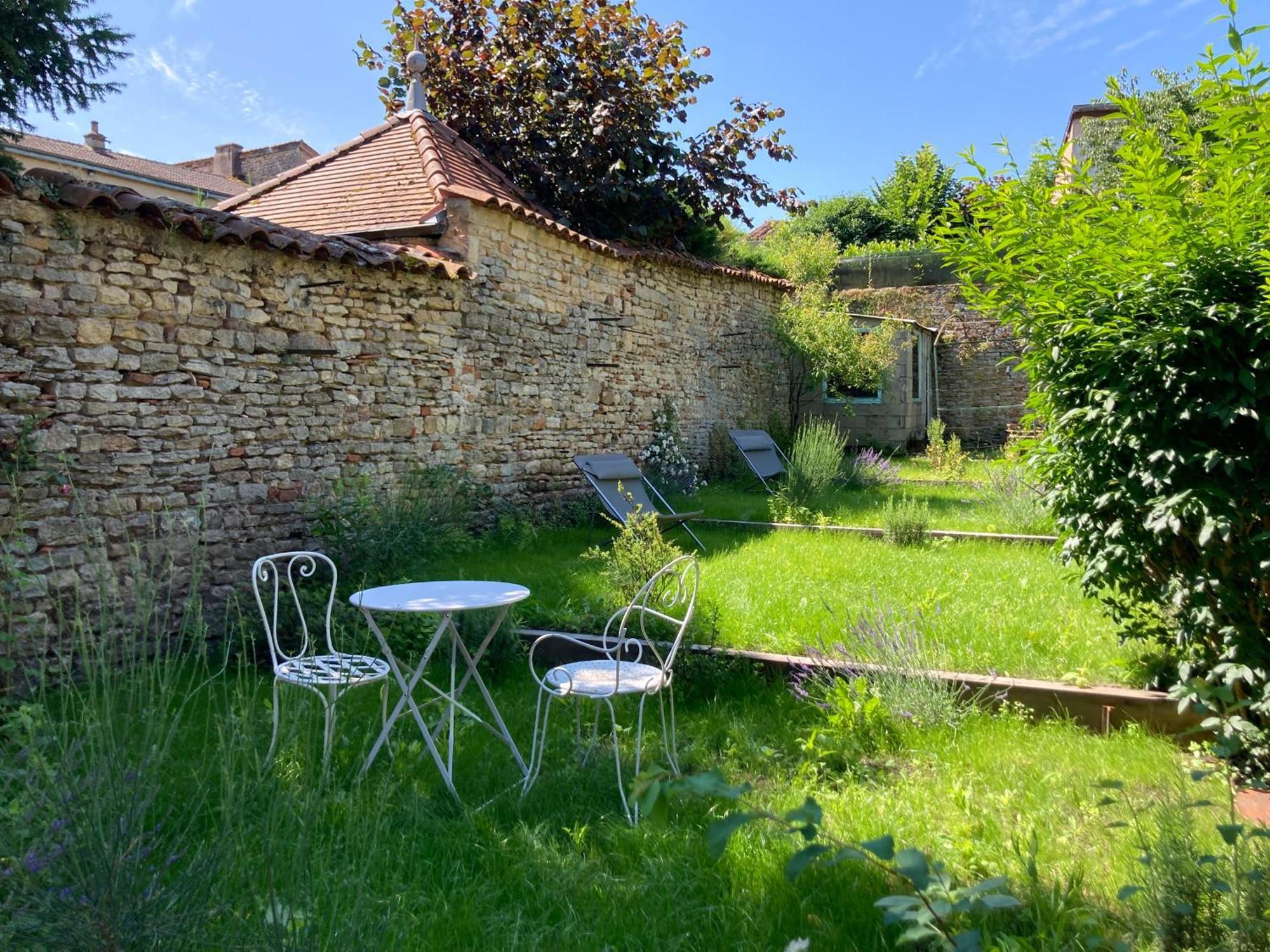 La Maison De Margaret Cluny Bagian luar foto