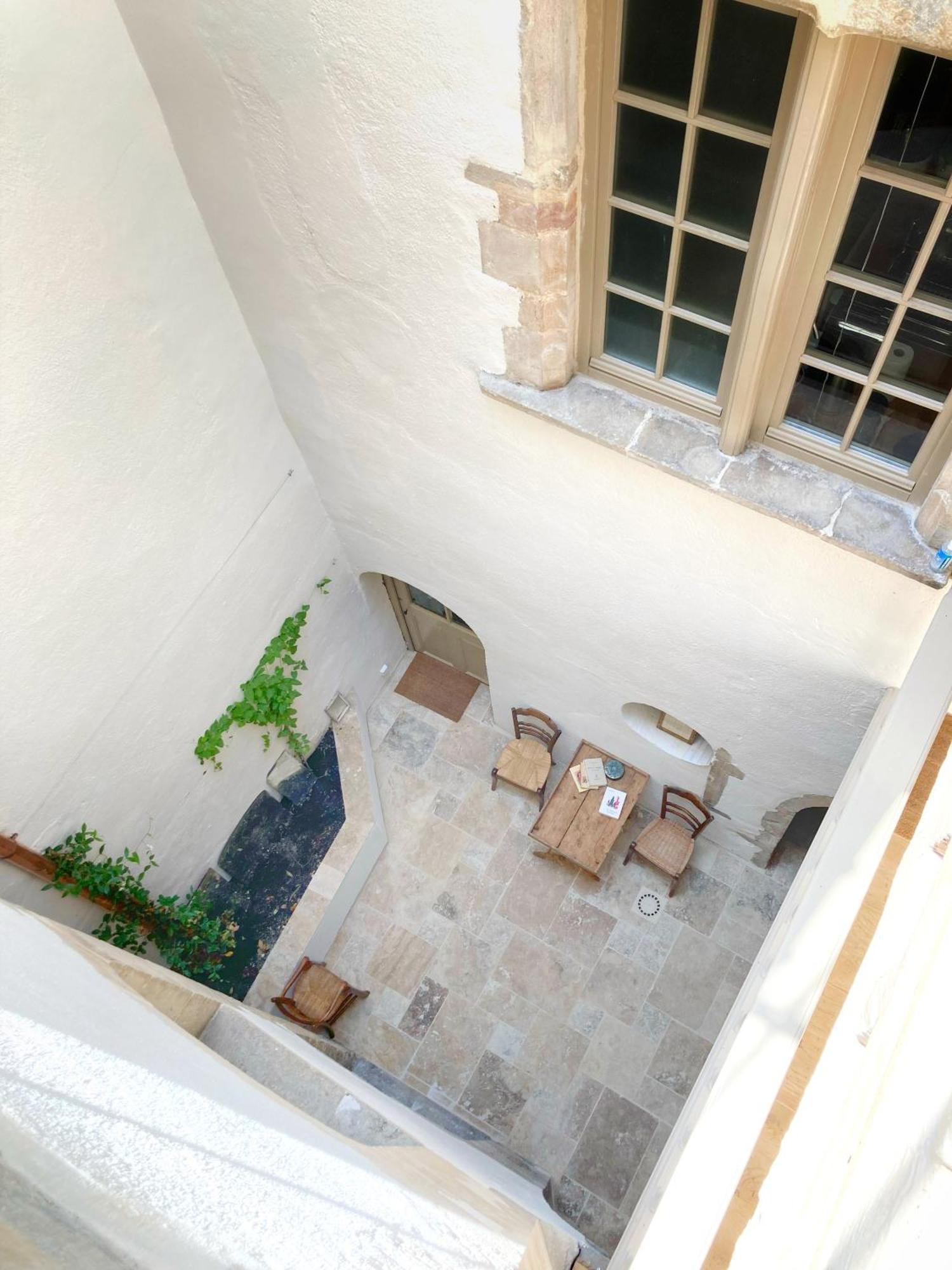La Maison De Margaret Cluny Bagian luar foto